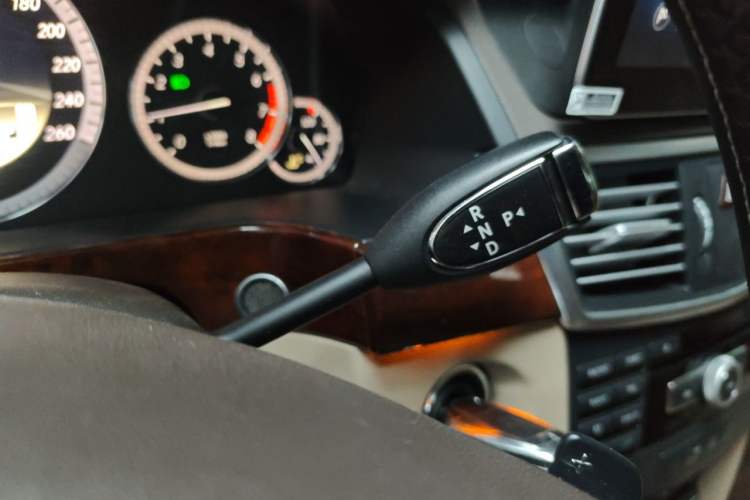 Used Mercedes-Benz E-Class 2011 E 200 L CGI Elegant Model Gear Lever
