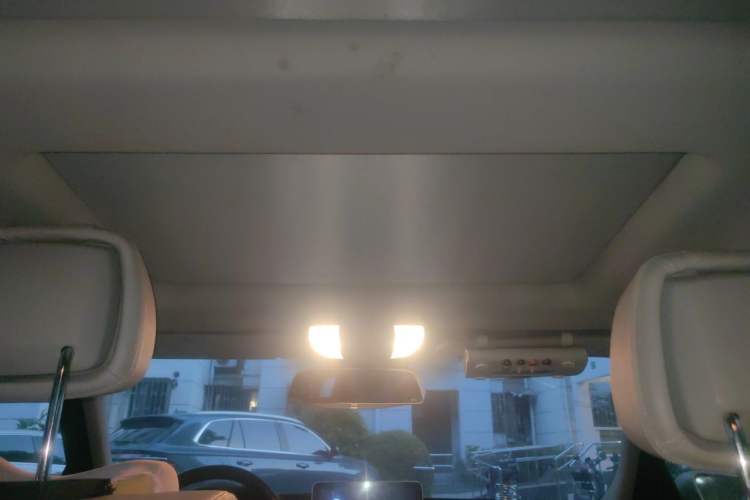 Used Mercedes-Benz E-Class 2011 E 260 L CGI Fashion Model Headliner