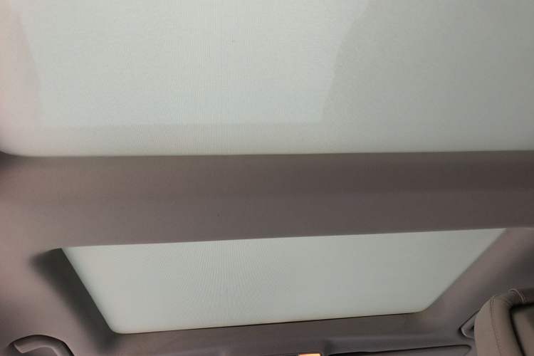 Used Mercedes-Benz E-Class 2011 E 260 L CGI Fashion Model Headliner