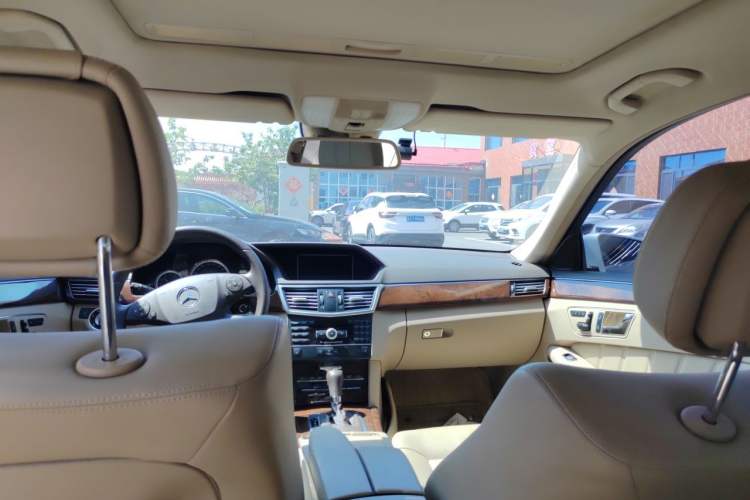 Used Mercedes-Benz E-Class 2011 E 200 L CGI Elegant Model Headliner