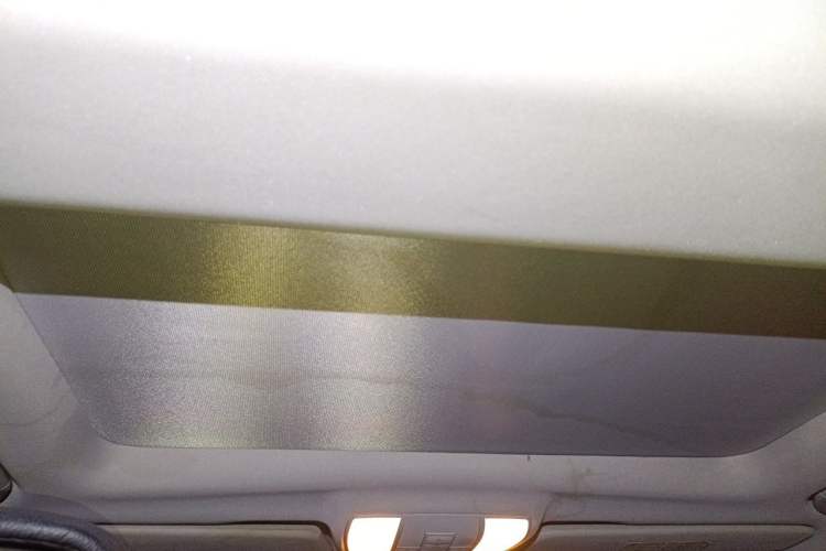 Used Mercedes-Benz E-Class 2011 E 300 L Fashion Prestige Model Headliner