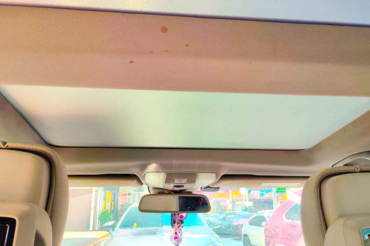 Used Mercedes-Benz E-Class 2011 E 300 L Fashion Prestige Model Headliner
