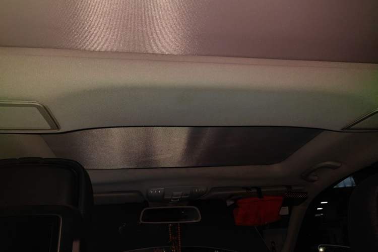 Used Mercedes-Benz E-Class 2011 E 300 L Fashion Prestige Model Headliner