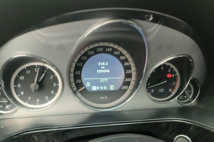 Used Mercedes-Benz E-Class 2011 E 260 L CGI Fashion Model Instrument Cluster