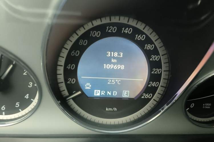 Used Mercedes-Benz E-Class 2011 E 260 L CGI Fashion Model Odometer Close Up