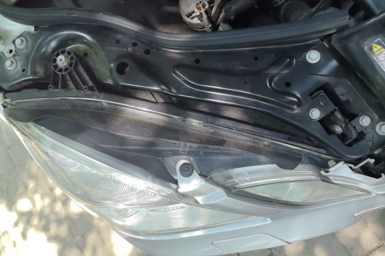 Used Mercedes-Benz E-Class 2011 E 260 L CGI Fashion Model Right Front Headlight