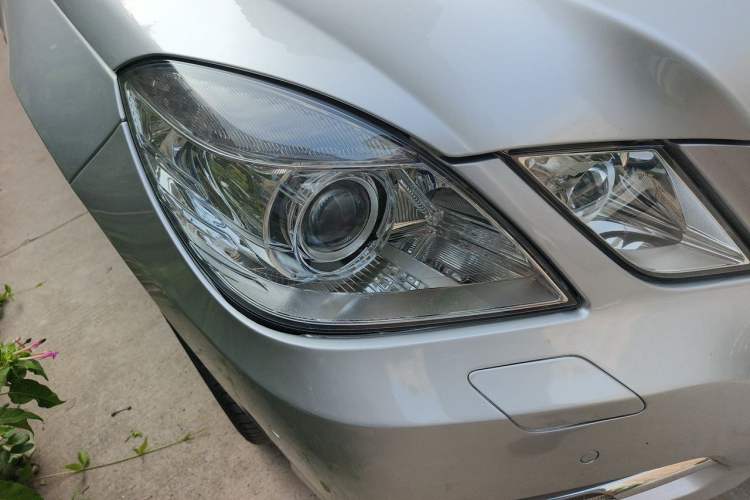 Used Mercedes-Benz E-Class 2011 E 260 L CGI Fashion Model Right Front Headlight