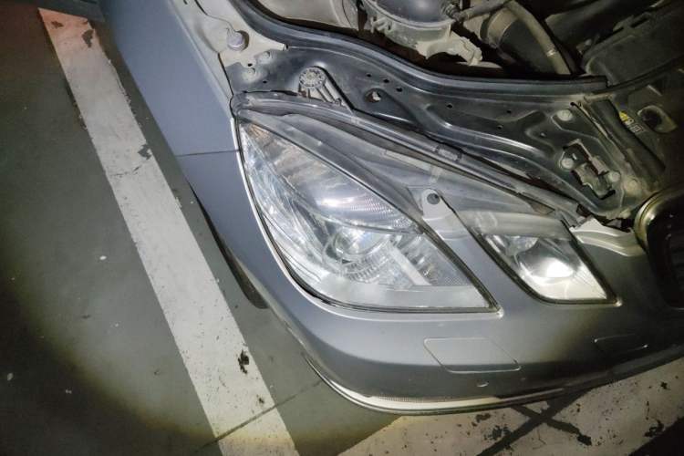 Used Mercedes-Benz E-Class 2011 E 200 L CGI Elegant Model Right Front Headlight