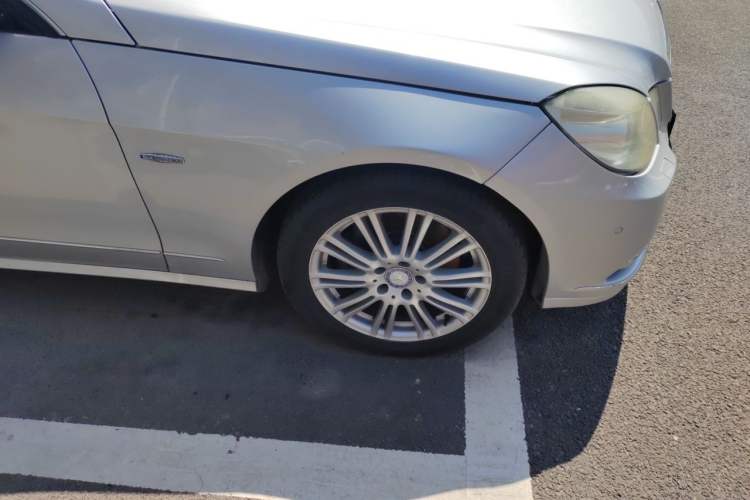 Used Mercedes-Benz E-Class 2011 E 200 L CGI Elegant Model Right Front Wheel Hub