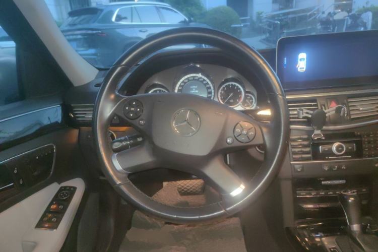 Used Mercedes-Benz E-Class 2011 E 260 L CGI Fashion Model Steering Wheel