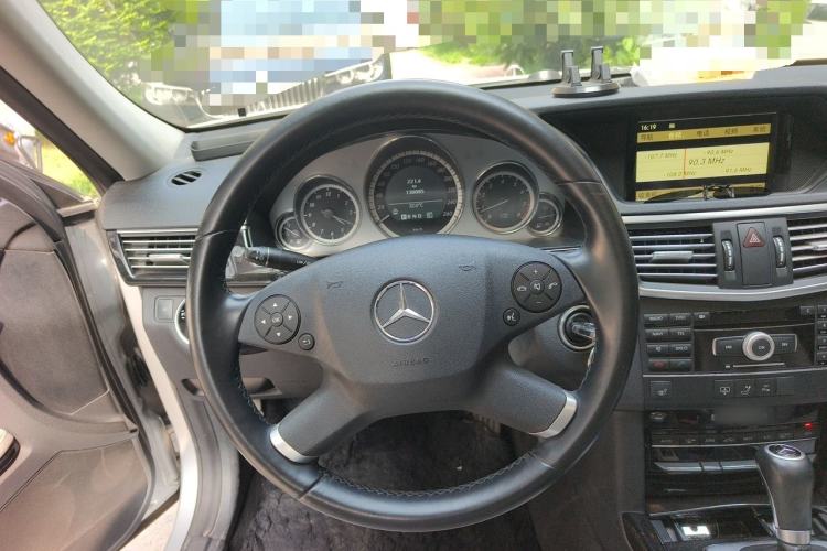 Used Mercedes-Benz E-Class 2011 E 260 L CGI Fashion Model Steering Wheel