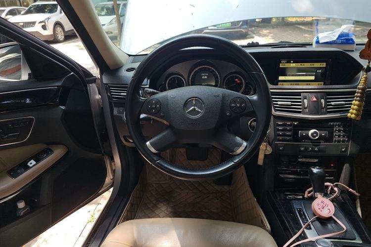 Used Mercedes-Benz E-Class 2011 E 260 L CGI Fashion Model Steering Wheel