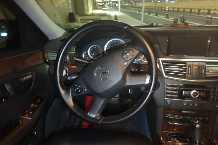 Used Mercedes-Benz E-Class 2011 E 200 L CGI Elegant Model Steering Wheel