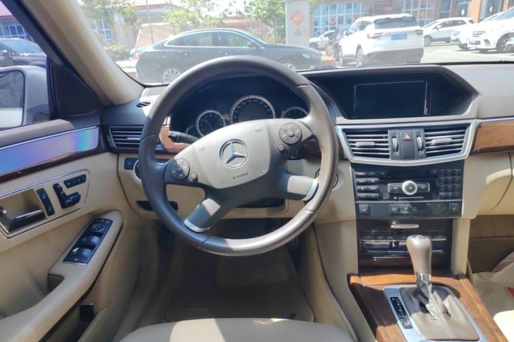 Used Mercedes-Benz E-Class 2011 E 200 L CGI Elegant Model Steering Wheel