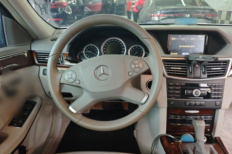 Used Mercedes-Benz E-Class 2011 E 200 L CGI Elegant Model Steering Wheel