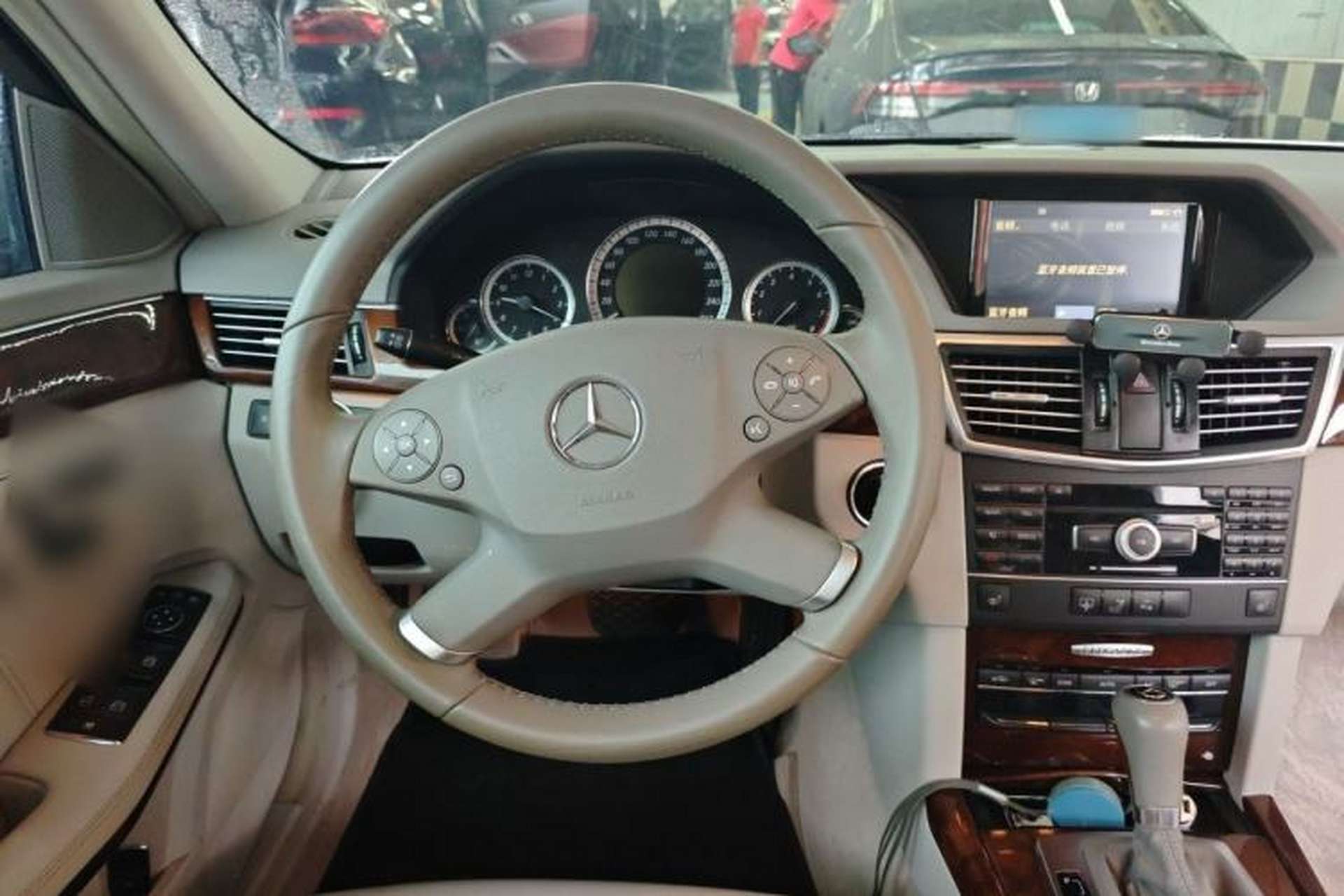 Used Mercedes-Benz E-Class 2011 E 200 L CGI Elegant Model Steering Wheel