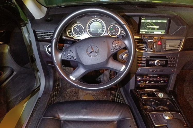 Used Mercedes-Benz E-Class 2011 E 300 L Fashion Prestige Model Steering Wheel