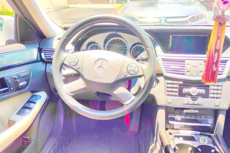 Used Mercedes-Benz E-Class 2011 E 300 L Fashion Prestige Model Steering Wheel