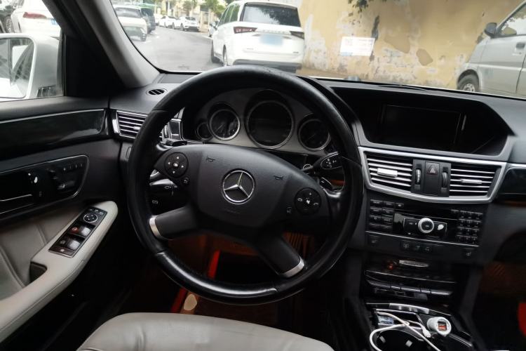 Used Mercedes-Benz E-Class 2011 E 300 L Fashion Prestige Model Steering Wheel