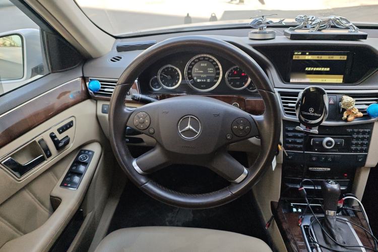 Used Mercedes-Benz E-Class 2011 E 200 L CGI Elegant Model Steering Wheel