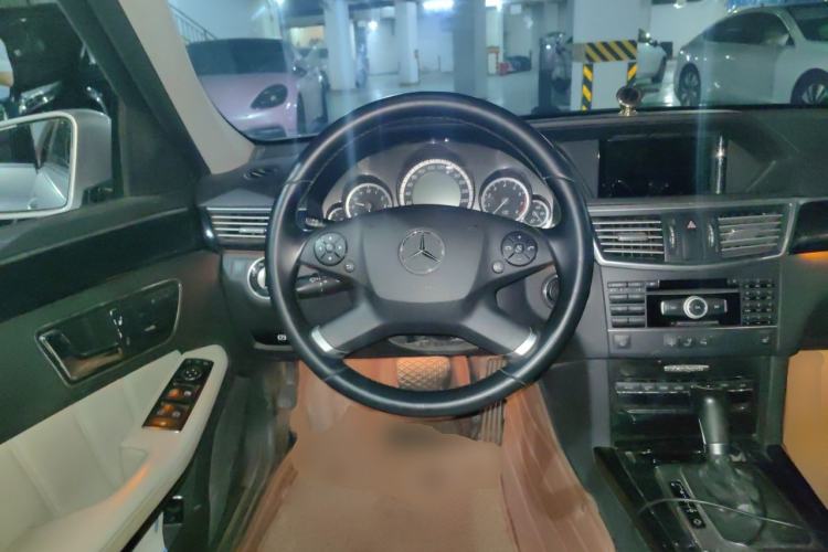 Used Mercedes-Benz E-Class 2011 E 260 L CGI Fashion Model Steering Wheel