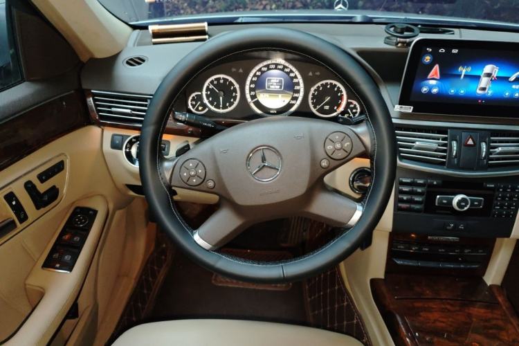 Used Mercedes-Benz E-Class 2011 E 200 L CGI Elegant Model Steering Wheel