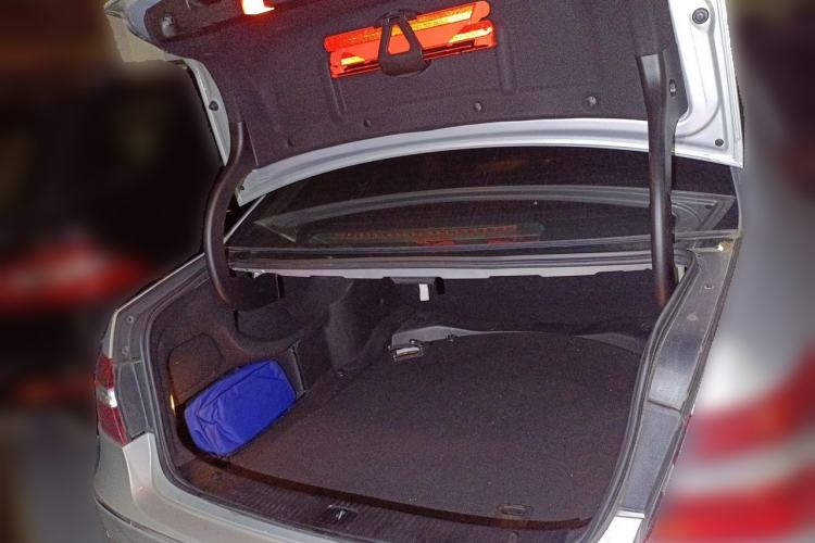Used Mercedes-Benz E-Class 2011 E 300 L Fashion Prestige Model Trunk