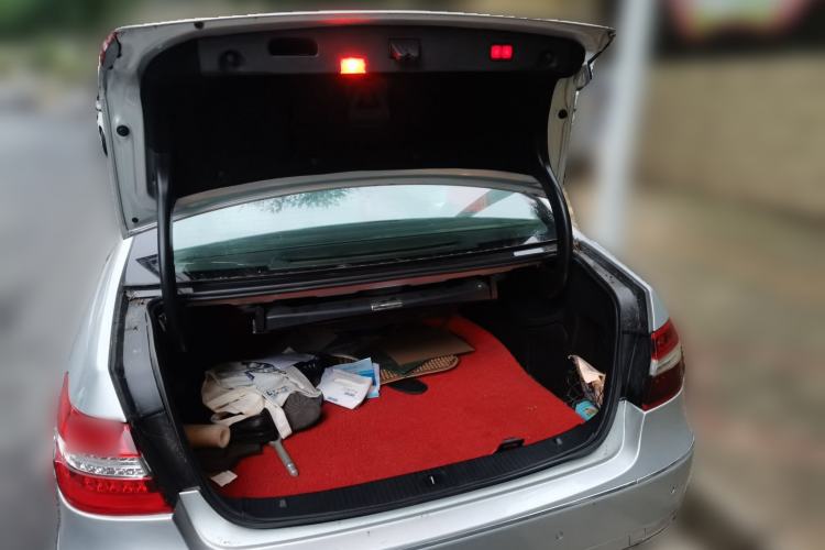 Used Mercedes-Benz E-Class 2011 E 300 L Fashion Prestige Model Trunk