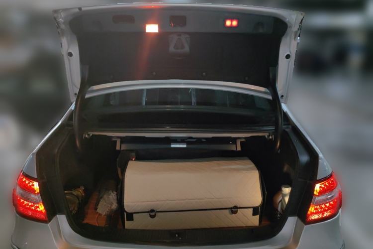 Used Mercedes-Benz E-Class 2011 E 300 L Fashion Prestige Model Trunk