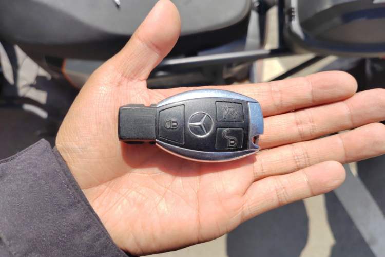 Used Mercedes-Benz E-Class 2011 E 200 L CGI Elegant Model Vehicle Key