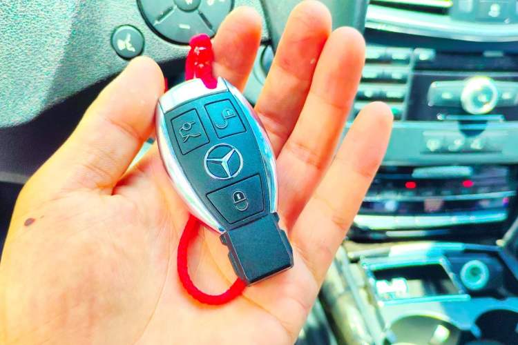 Used Mercedes-Benz E-Class 2011 E 300 L Fashion Prestige Model Vehicle Key