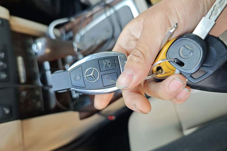 Used Mercedes-Benz E-Class 2011 E 200 L CGI Elegant Model Vehicle Key