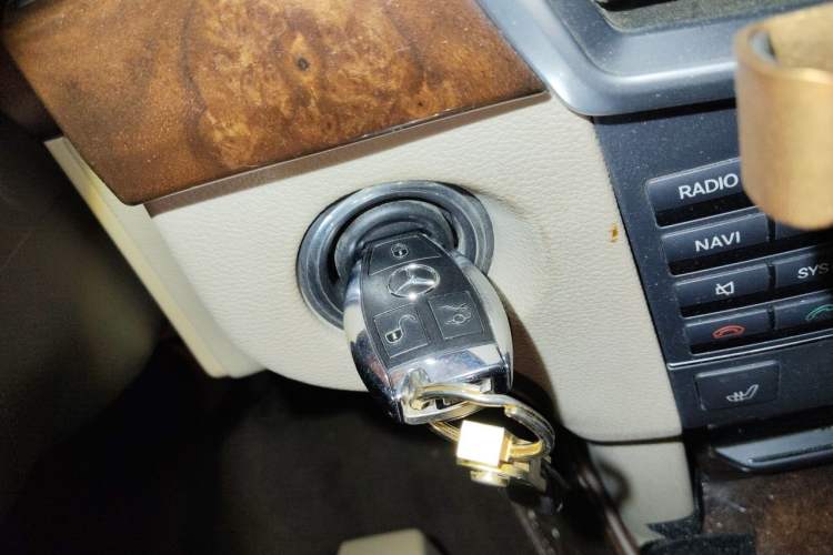 Used Mercedes-Benz E-Class 2011 E 200 L CGI Elegant Model Vehicle Key