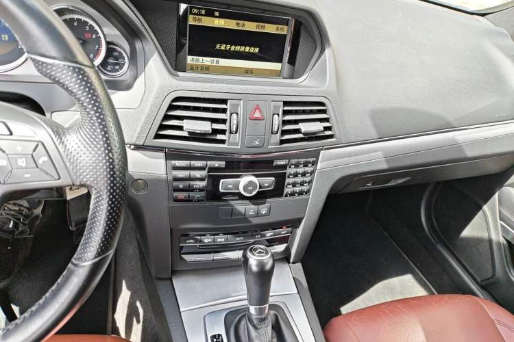 Used Mercedes-Benz E-Class 2011 E 260 CGI Coupe Audio And AC Panel