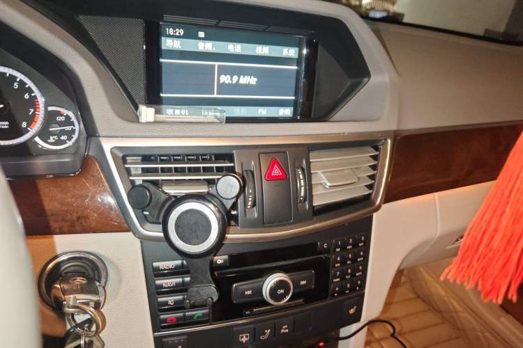 Used Mercedes-Benz E-Class 2011 E 260 L CGI Fashion Model Audio And AC Panel