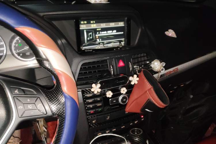 Used Mercedes-Benz E-Class 2011 E 260 CGI Convertible Edition Audio And AC Panel