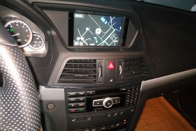 Used Mercedes-Benz E-Class 2011 E 260 CGI Convertible Edition Audio And AC Panel