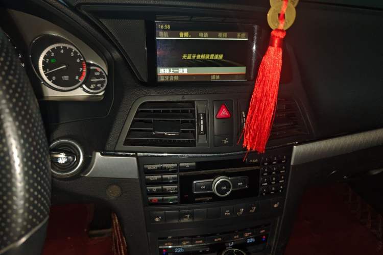 Used Mercedes-Benz E-Class 2011 E 260 CGI Convertible Edition Audio And AC Panel