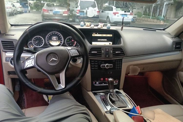 Used Mercedes-Benz E-Class 2011 E 260 CGI Coupe Center Console