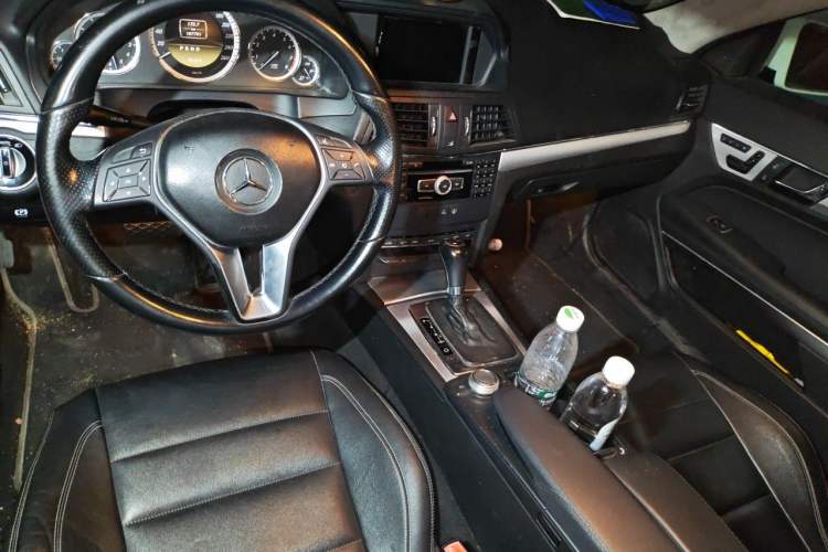 Used Mercedes-Benz E-Class 2011 E 260 CGI Coupe Center Console
