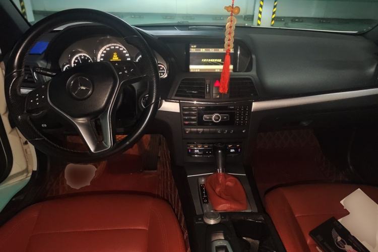 Used Mercedes-Benz E-Class 2011 E 260 CGI Convertible Edition Center Console