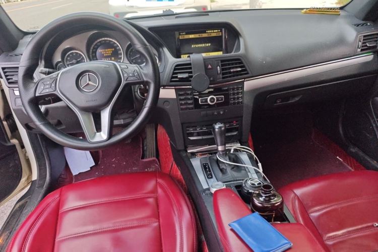Used Mercedes-Benz E-Class 2011 E 260 CGI Coupe Center Console