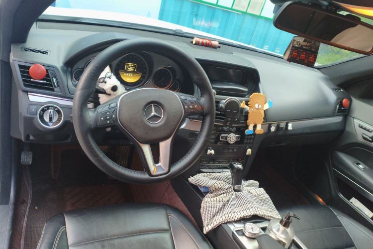 Used Mercedes-Benz E-Class 2011 E 260 CGI Coupe Center Console