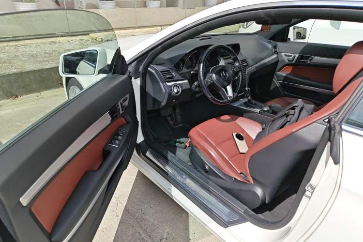 Used Mercedes-Benz E-Class 2011 E 260 CGI Coupe Driver Seat