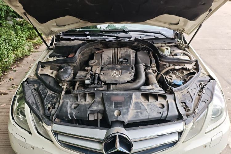 Used Mercedes-Benz E-Class 2011 E 260 CGI Coupe Engine Bay