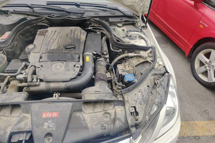 Used Mercedes-Benz E-Class 2011 E 260 CGI Coupe Engine Bay Left