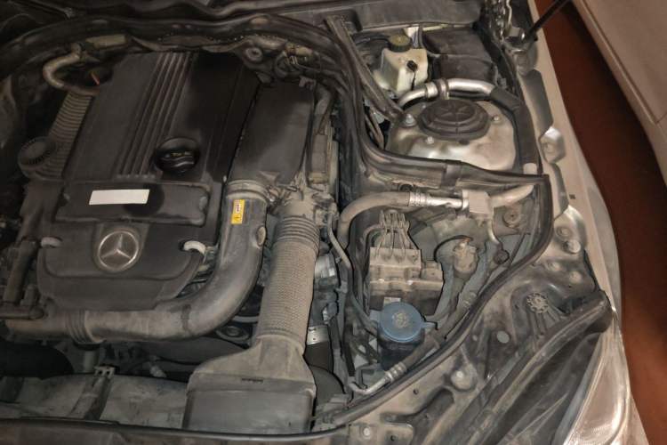 Used Mercedes-Benz E-Class 2011 E 260 L CGI Fashion Model Engine Bay Left