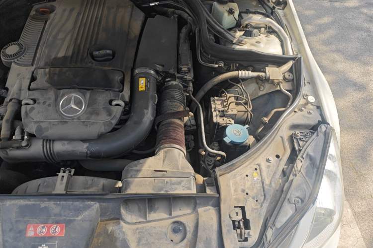 Used Mercedes-Benz E-Class 2011 E 260 CGI Coupe Engine Bay Left