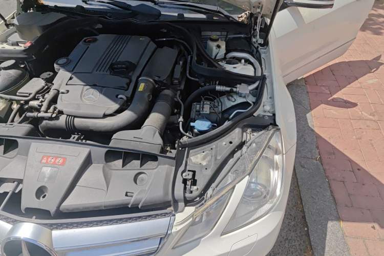 Used Mercedes-Benz E-Class 2011 E 260 CGI Coupe Engine Bay Left