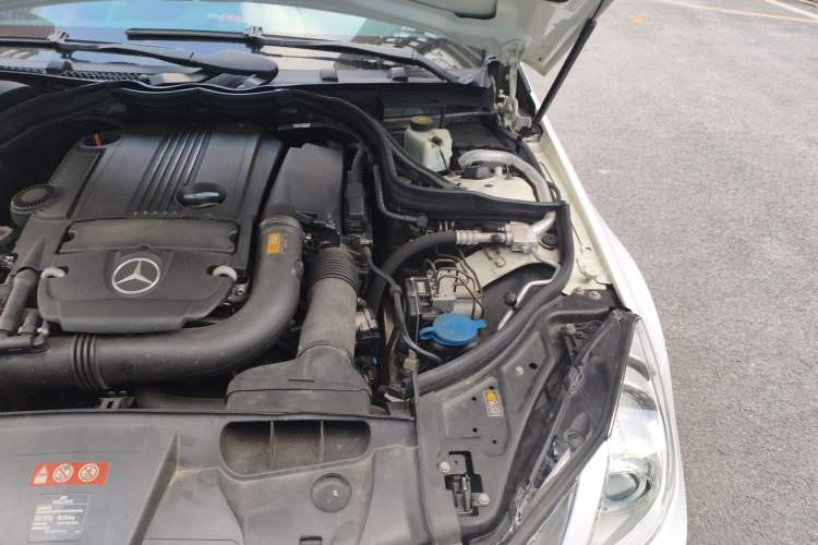 Used Mercedes-Benz E-Class 2011 E 260 CGI Coupe Engine Bay Left